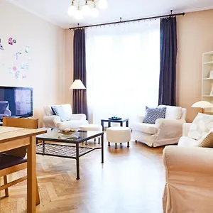 https://calm-apartments-pedzichow-street.krakowhotelspoland.com